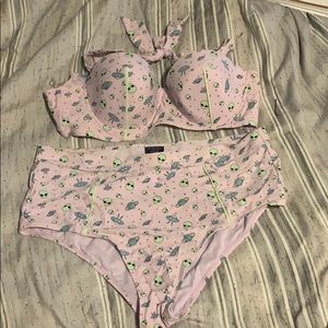 Alien Bikini